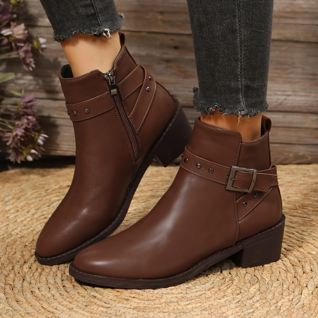 Женские фотоботинки на молнии темно-коричневые короткие ботинки с металлической