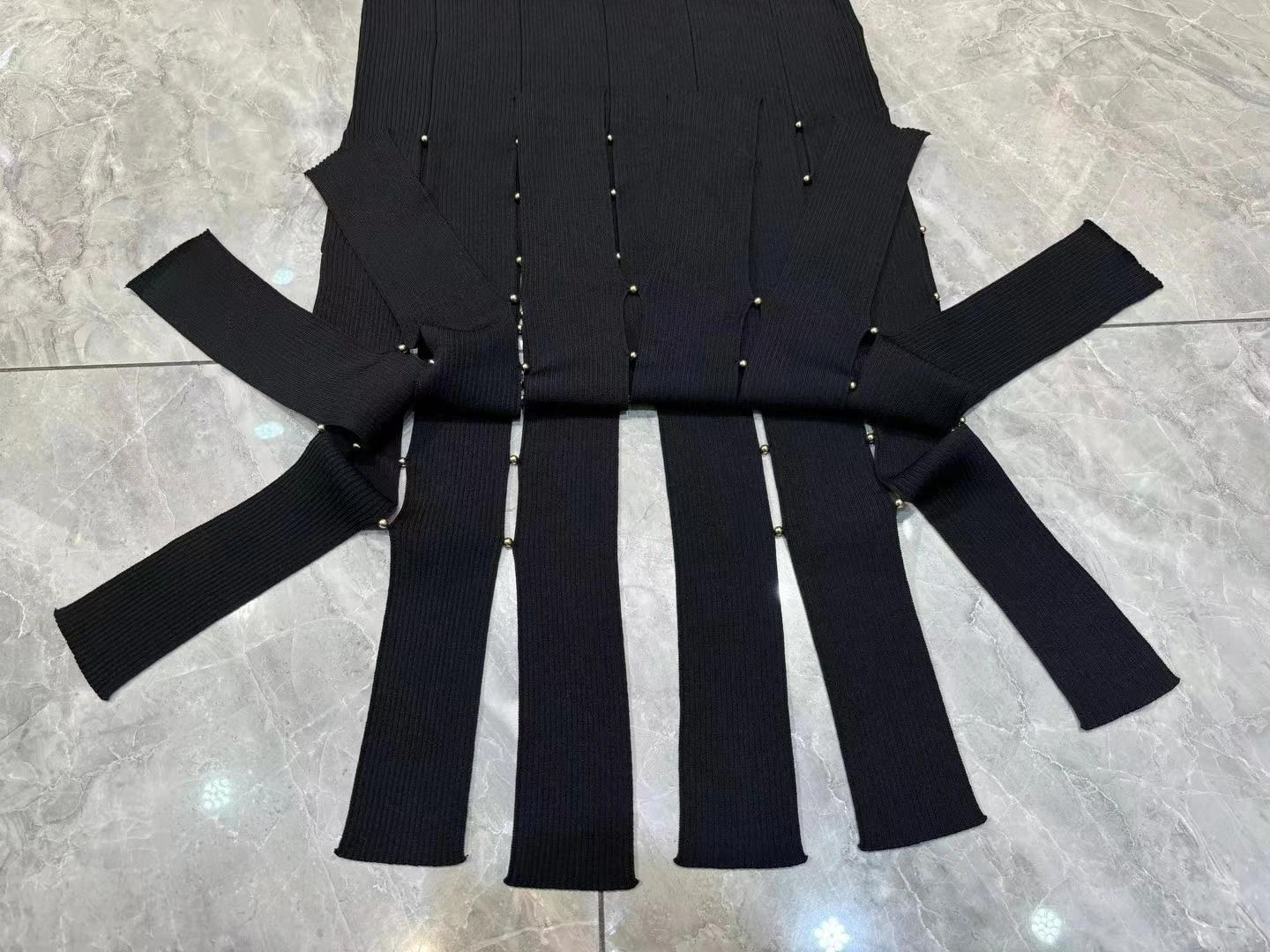 Женское ажурное платье с бахромой