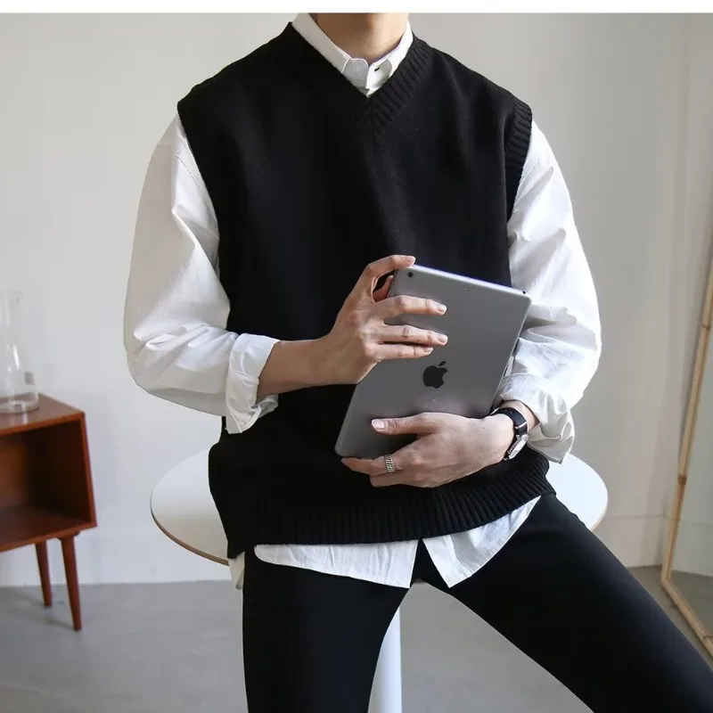 

Универсальный свитер, уютный однотонный жилет без рукавов в стиле Ins, Простой Трикотажный Мужской базовый топ в Корейском стиле с V-образным вырезом, большие размеры