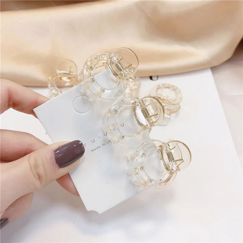 

New Women Elegant Transparent Hair Claw Clips Hollow Square Vintage Hairpins Girls Crab Barrette Clamps Hair Accessories Gifts