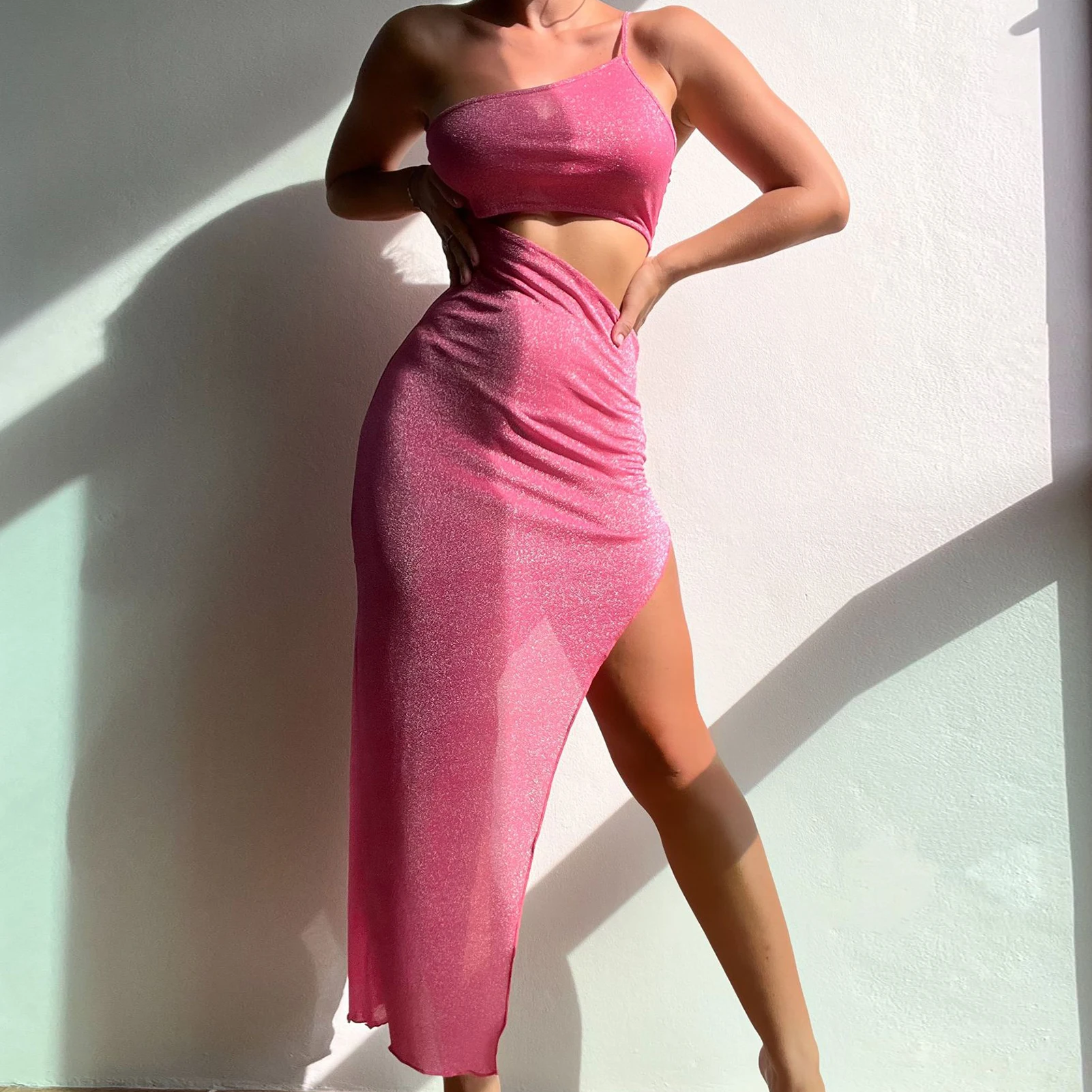 

Женское асимметричное платье из полиэстера, однотонное платье с запахом, поясом, вырезами по бокам, одним ремешком, без рукавов, для отдыха