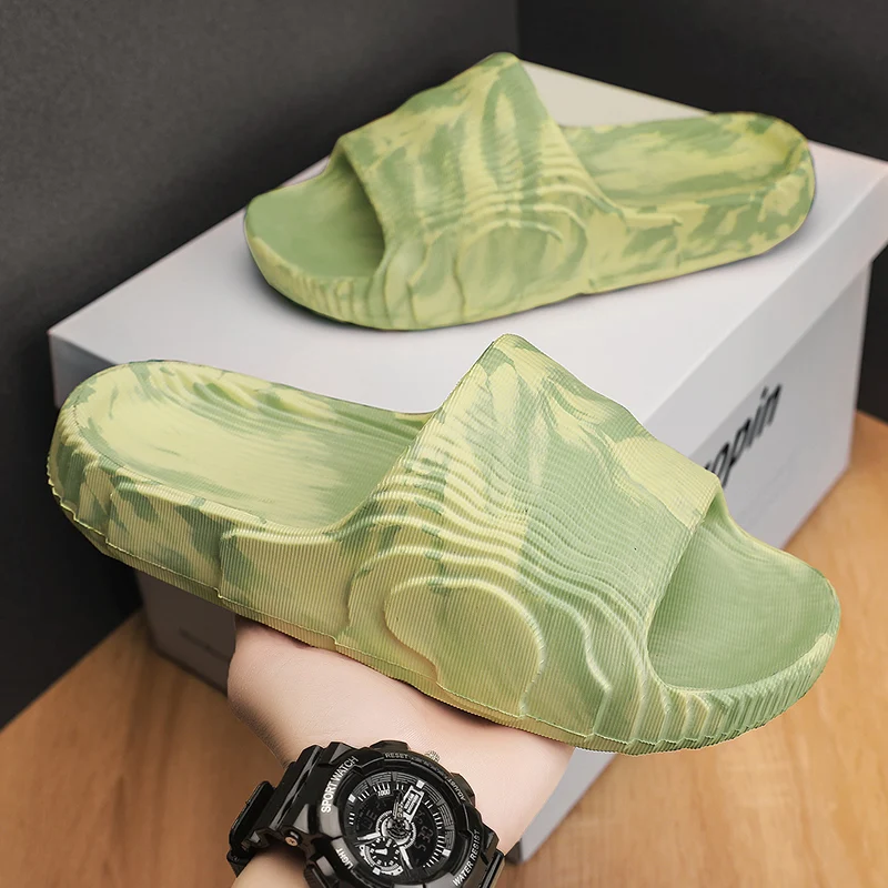 

Designer Slides Men Slippers Luxury Brand Men's Clappers Trendy Outdoor Summer Sandals Anti-Skid Indoor Home Bathroom Shoes