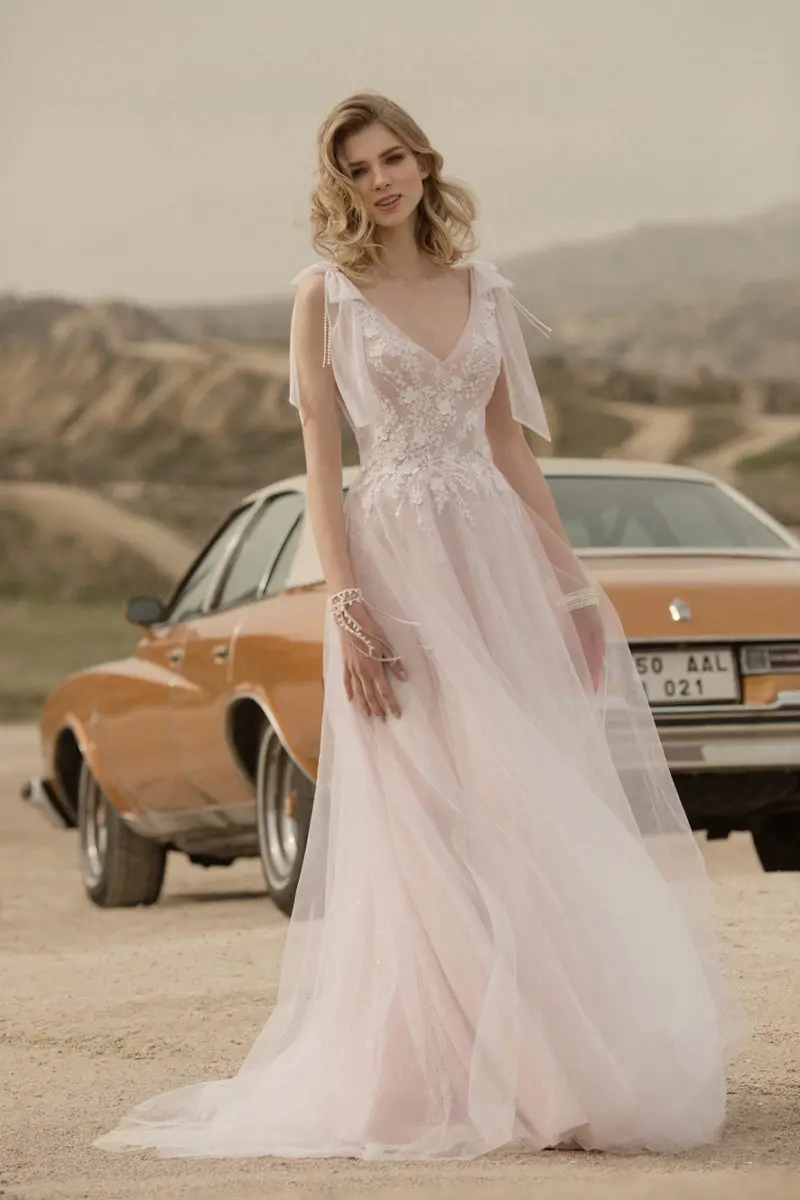 

Платье Свадебное ТРАПЕЦИЕВИДНОЕ с открытой спиной и V-образным вырезом