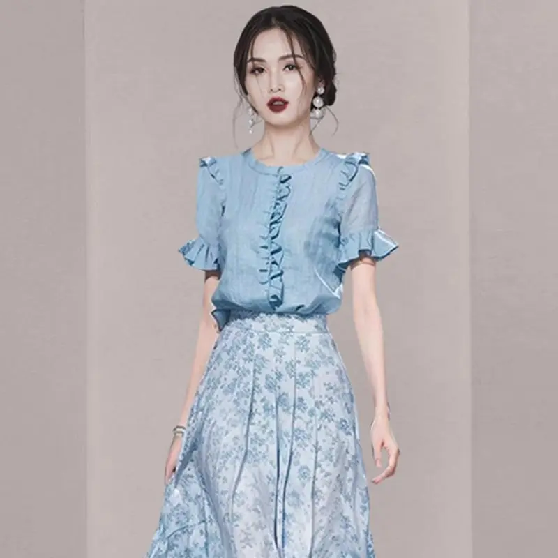 Женский костюм-двойка с принтом голубая рубашка и юбка высокой талией