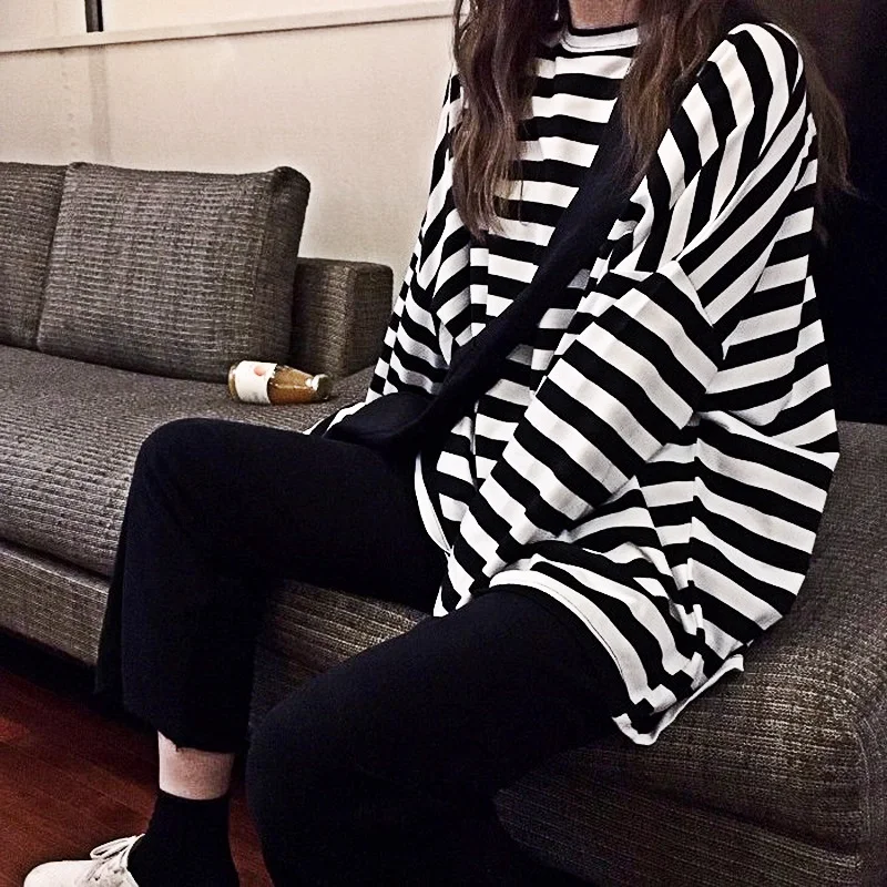 

Spring and Autumn Harajuku striped T-shirt Long sleeve O-neck T-shirt Korean casual oversized T-shirt black women tops