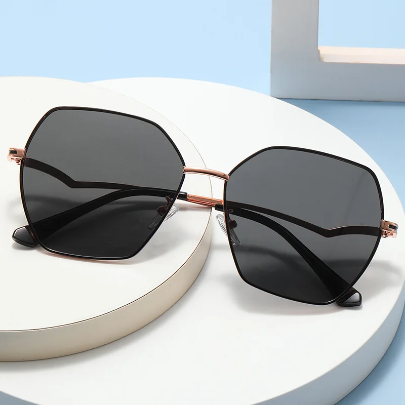 

Women's Fashion Polarized Sunglasses Polygon Men's Sunglasses for Driving
