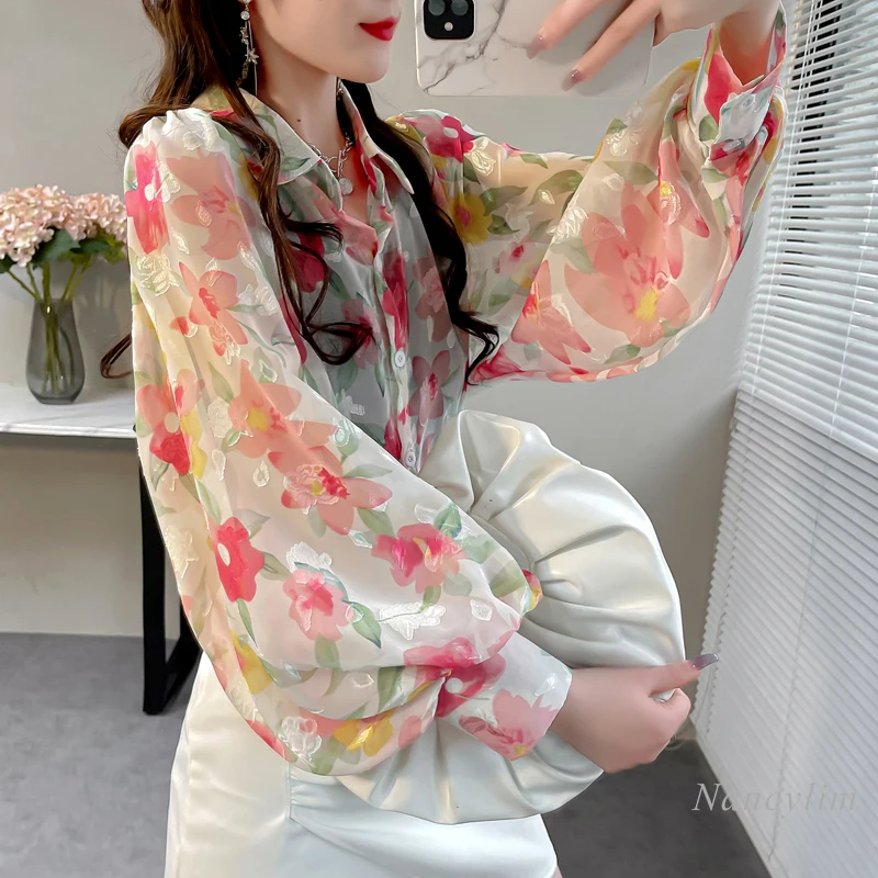 Женская блузка с рукавами-фонариками свободная цветочной вышивкой в Корейском