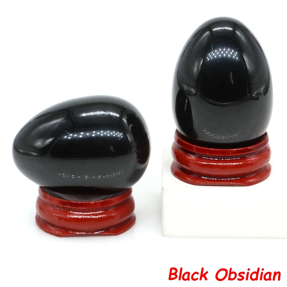 

Статуя яйца из натурального кварца