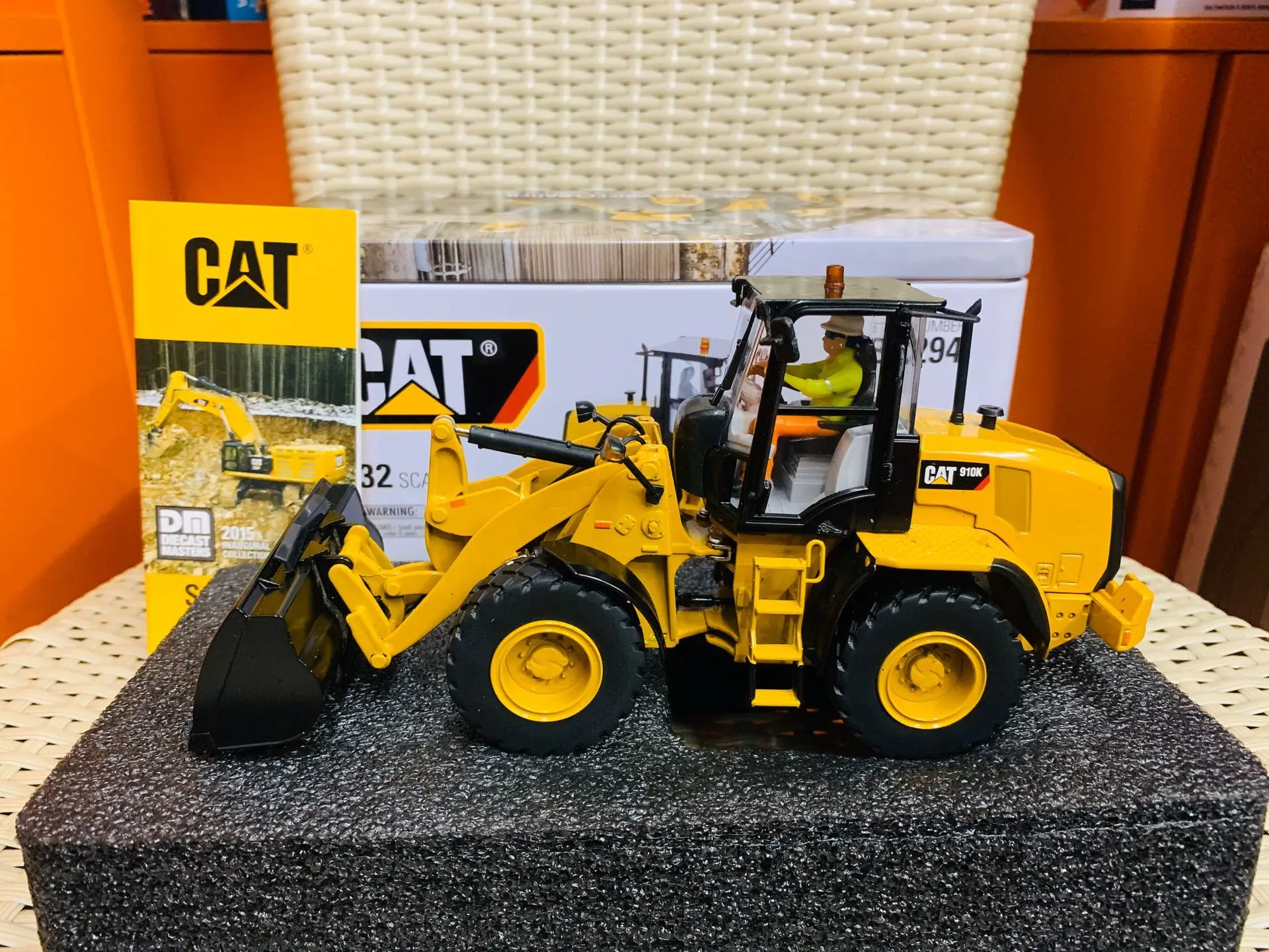 Cat 910K Wheel Loader Engineer Truck 1:32 Scale Metal Model By Diecast Masters DM85294 | Railed/Motor/Cars/Bicycles