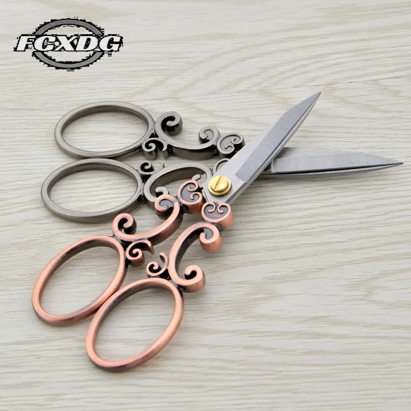 

European Retro Sewing Scissors for Fabric Beautiful Black Professional Tailor Scissors DIY Sewing Tools Zig Zag Fabric Scissors
