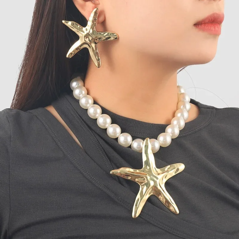 Женские серьги-гвоздики в виде морской звезды