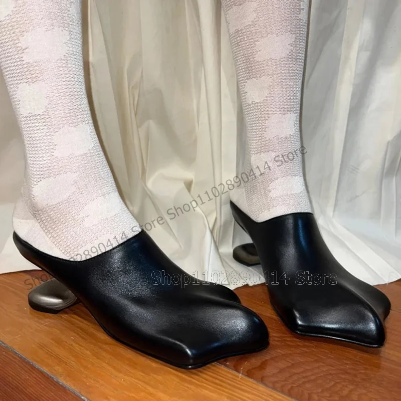 Женские туфли на каблуке черные без застежки