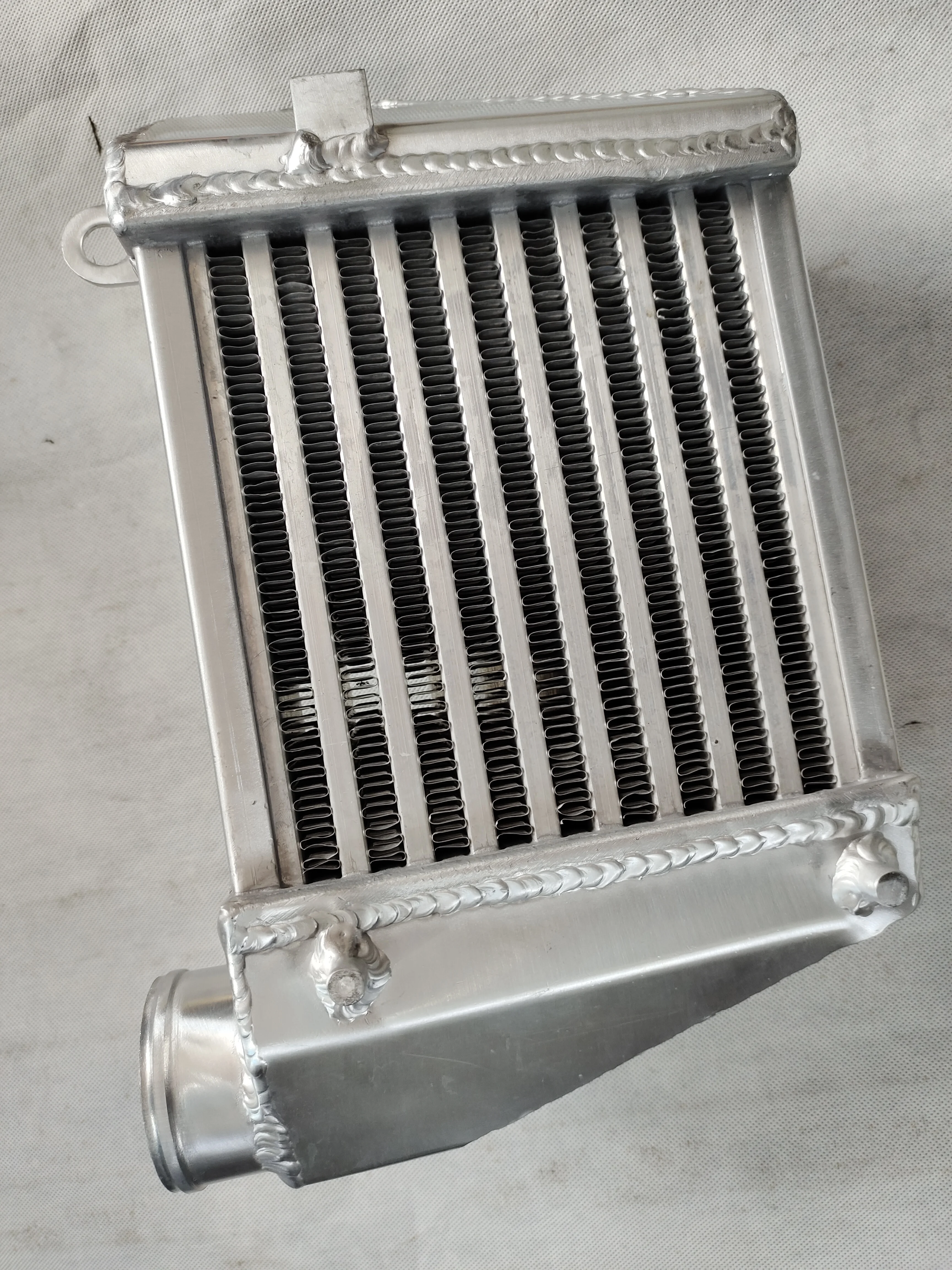 

Комплект интеркулера высокого качества для VW GOLF MK4 GTI AUDI A3 BORA 1,8 T 1.9TDI Боковое крепление