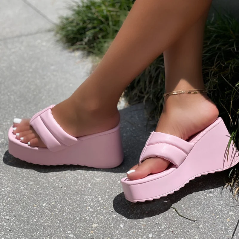 

European and American Sexy Women's New Large Size Thick Bottom Thong High Heel Slippers Fashion Wedge Heel Beach Sandals Women