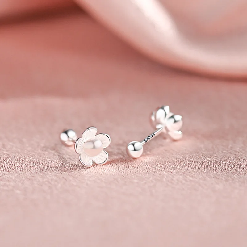 Женские серьги-гвоздики из серебра 925 пробы с жемчугом