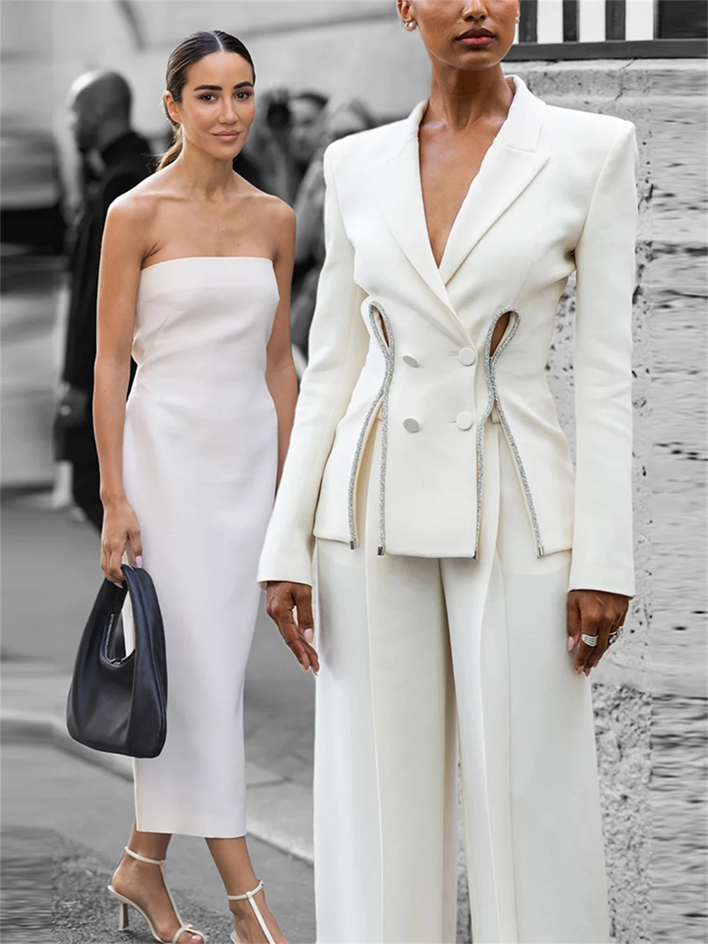 Женский облегающий костюм-смокинг