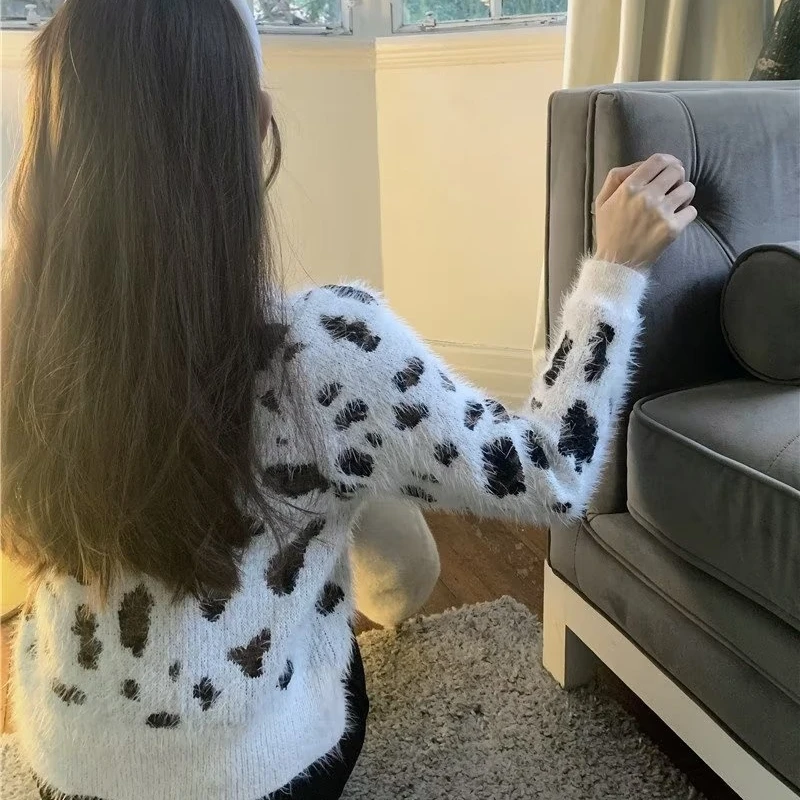 Укороченный женский пуловер