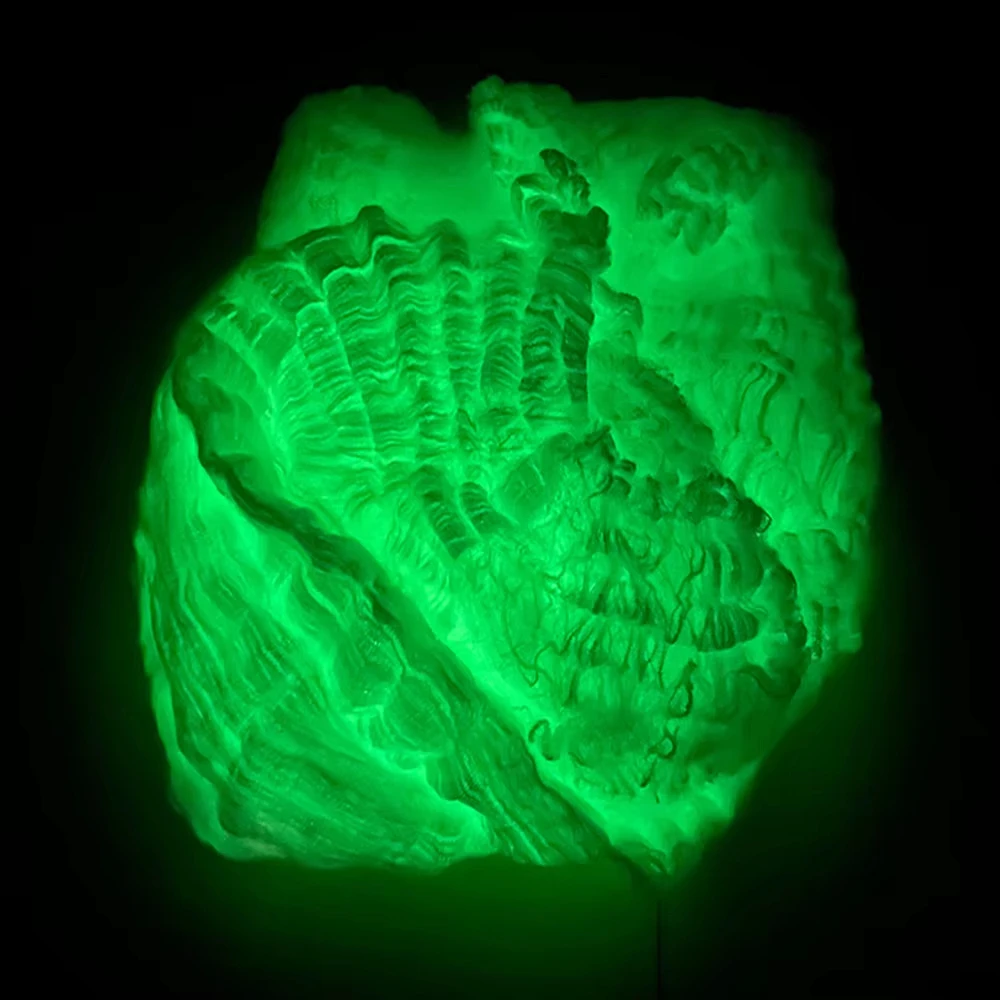 

Флуоресцентные паутинки на Хэллоуин