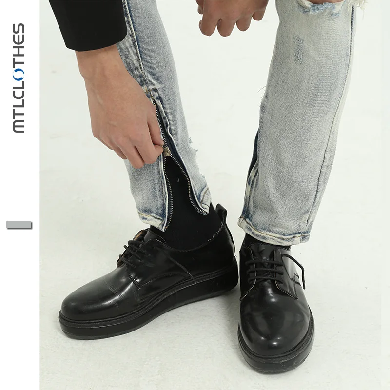 Men High Street Style Light Blue Jeans with Large Holes and Small Feet