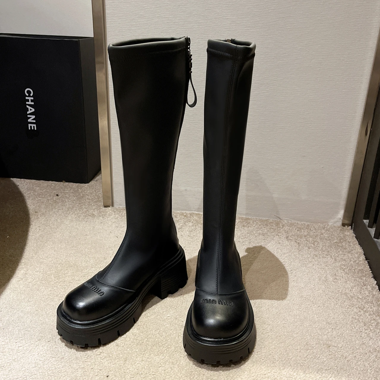 

Женские сапоги до колена модные манжеты круглый носок на устойчивом каблуке однотонные рыцарские короткие сапоги модные женские сапоги на толстой подошве