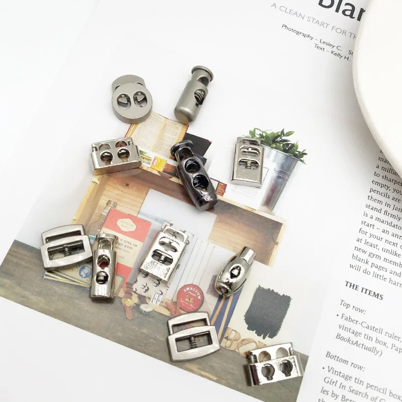 Металлические законцовки для шнура с двойной отверстиями для крепления ювелирных изделий, одежды, головных уборов, сумок, курток и других аксессуаров, ремешков и пришивных материалов для рукоделия. Набор из 10 штук.