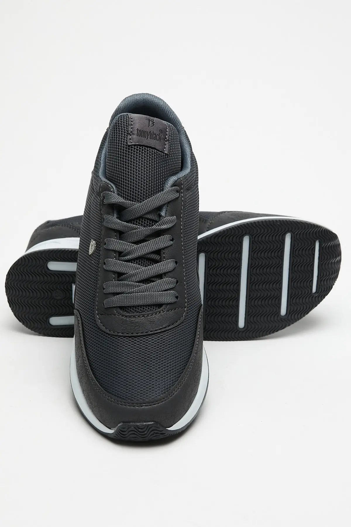 Мужская Спортивная обувь TONNY черная серая повседневная для бега ходьбы треккинга