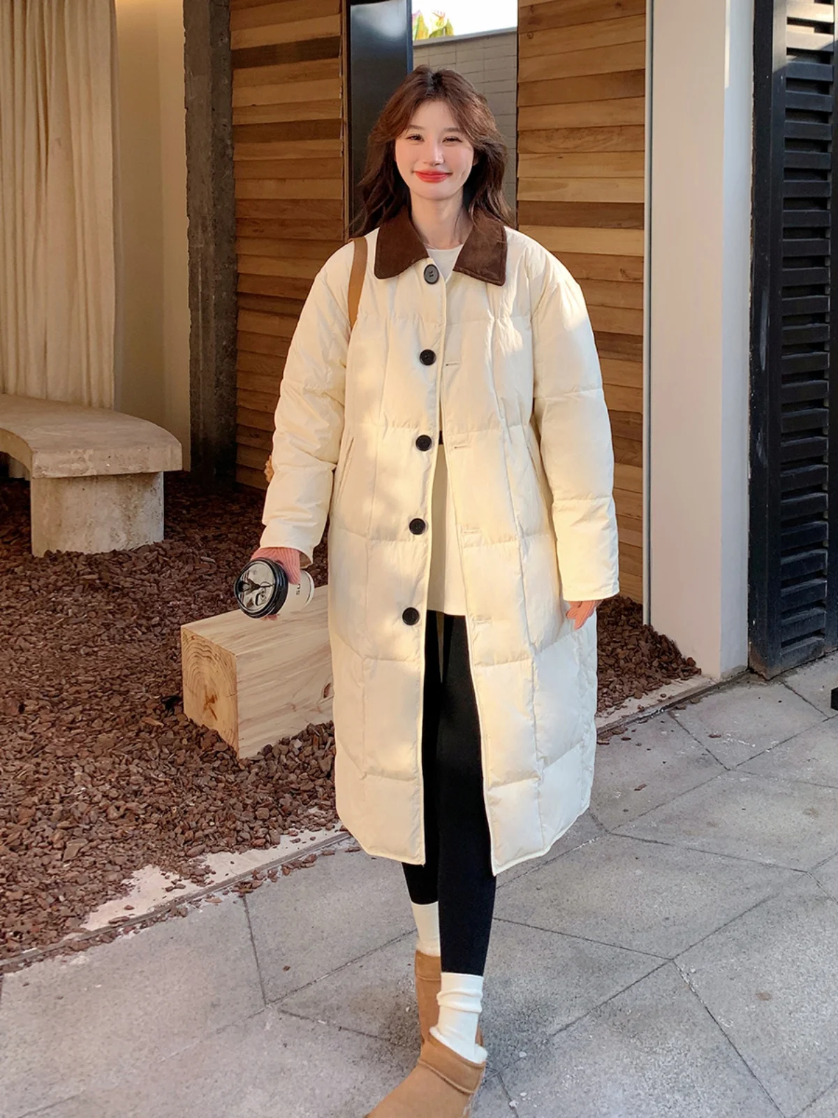 Кремово-белый легкий пуховик женский зимний новый свободный повседневный