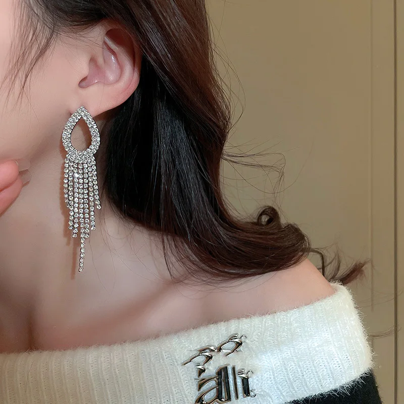 

French Retro Long Full Diamond Tassel Earrings For Women Sparkling Diamonds.
