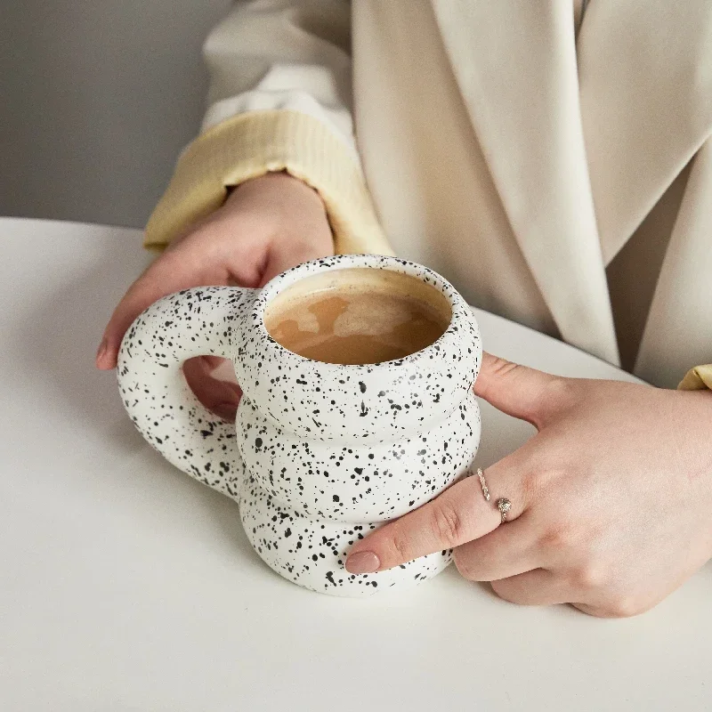 

Креативная чашка для воды, керамическая кружка, кофейные чашки в скандинавском стиле с большой ручкой, цветная керамика, большая кружка для завтрака, посуда для напитков