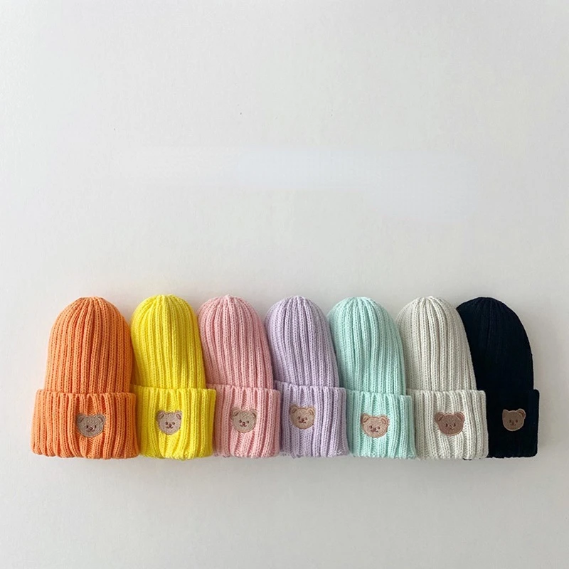 

2022 Корейская осенне-зимняя детская шапка для мальчиков ярких цветов вязаная детская шапка с вышивкой головы медведя
