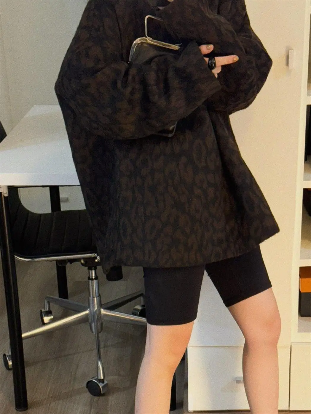 Свободная шерстяная куртка French sle High-Grade Sense с леопардовым принтом и v-образным