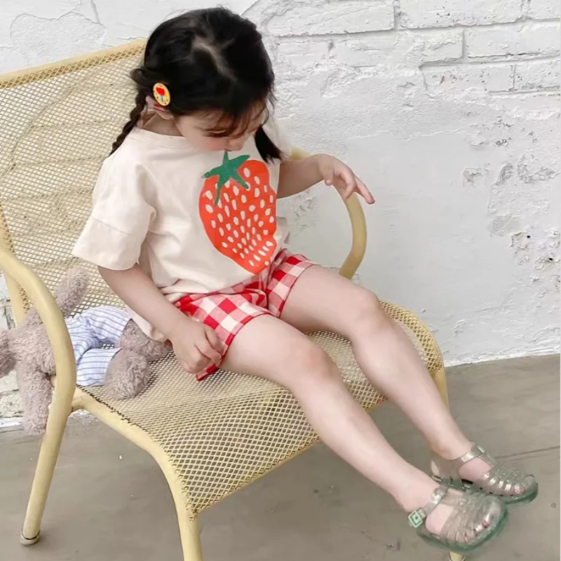 

23 Summer New Girls Casual Solid Color Strawberry Top Red Plaid Shorts Two-piece Set