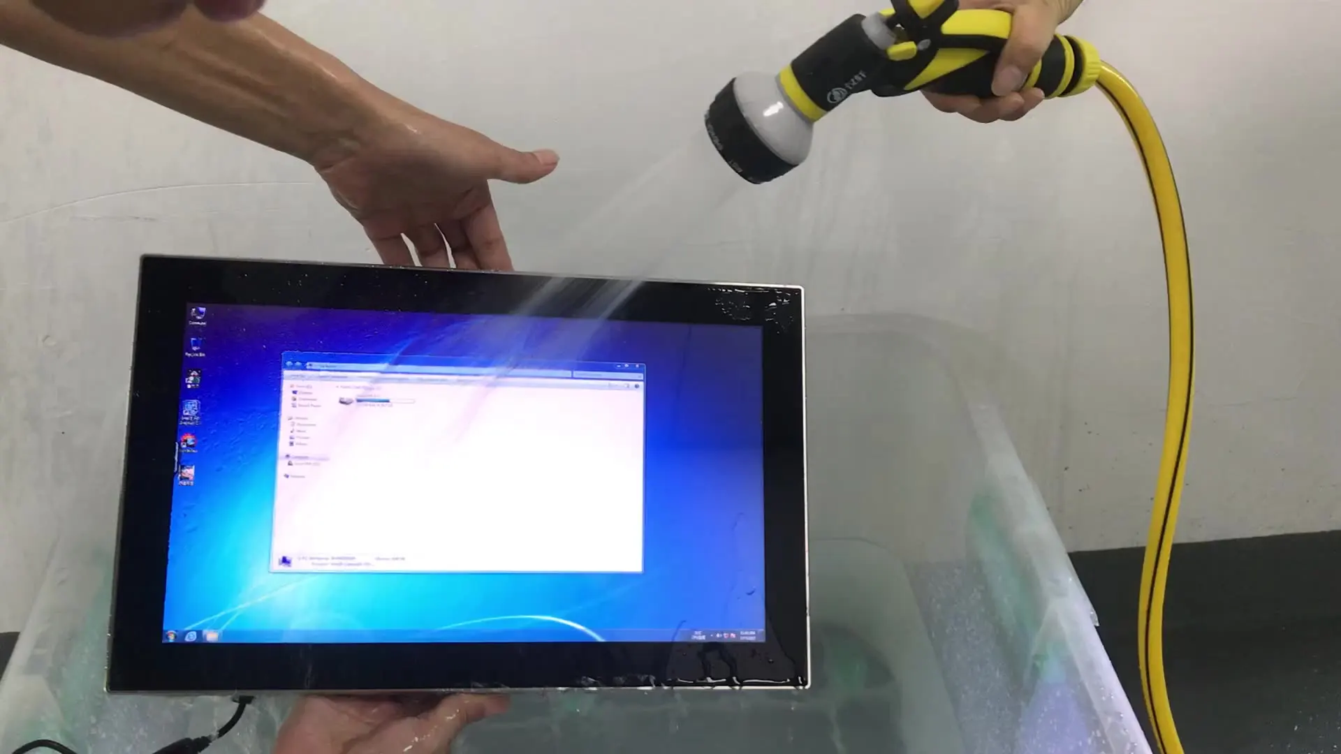 

INNOYOND Stainless Steel Panel PC 17 inch sunlight readable full IP65 outdoor waterproof industrial grade computers