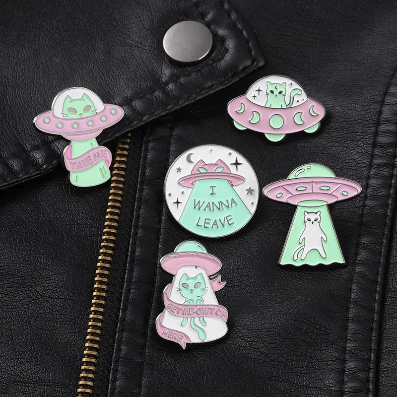 

UFO Alien Enamel Pins Badge Spaceship Cat Brooches For Kids Friends Cartoon Lapel Pin Backpacks Badge Jewelry Gift Wholesale