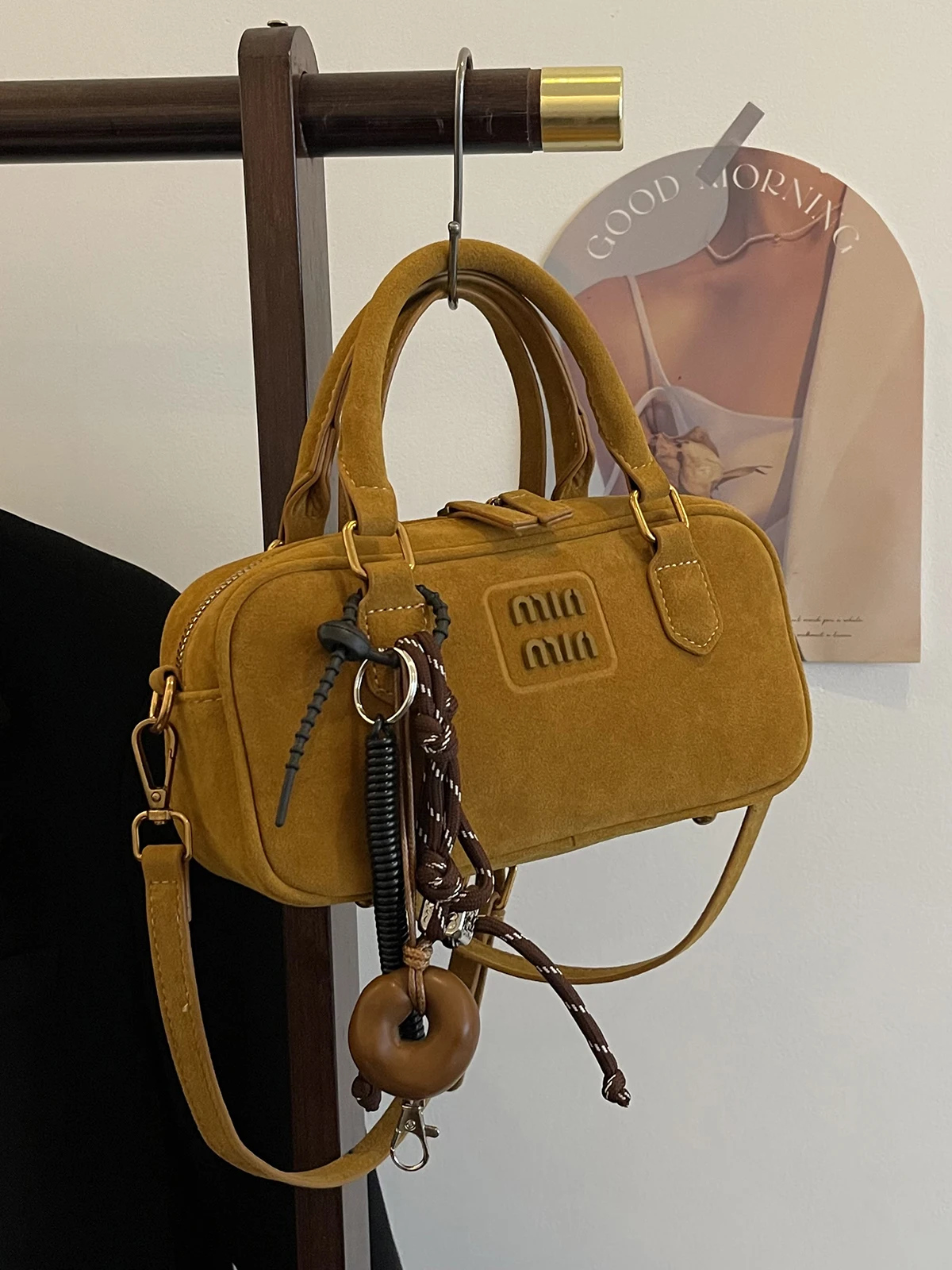 Женская сумка через плечо в стиле ретро