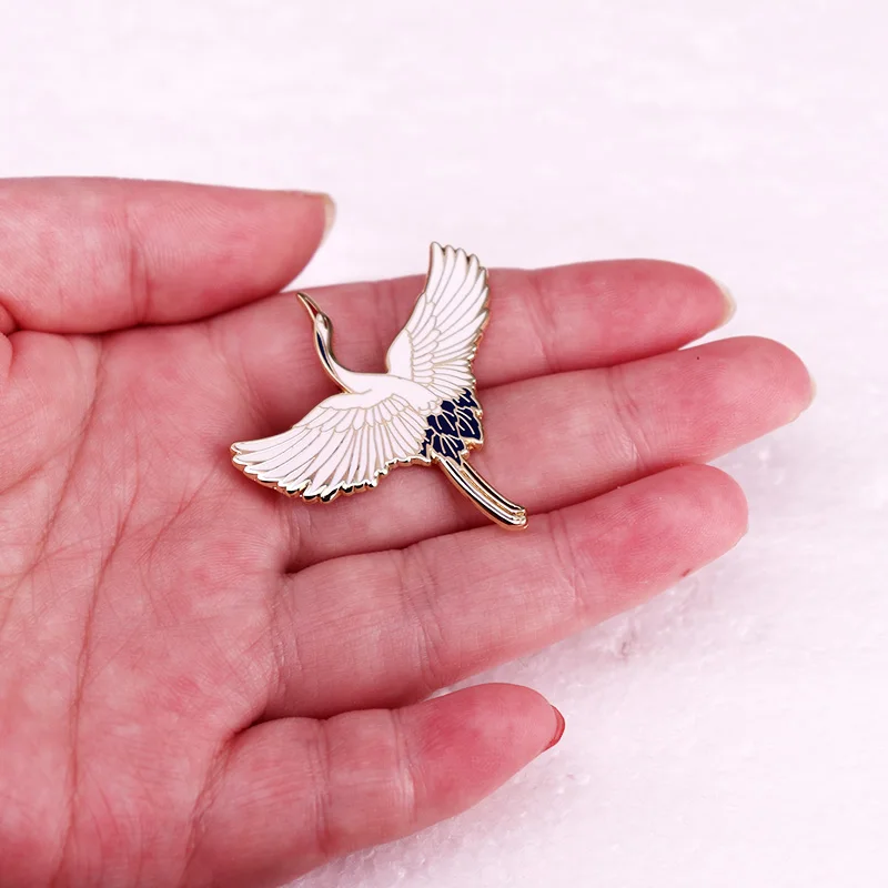 Жестяная брошь с изображением журавлей в ассортименте