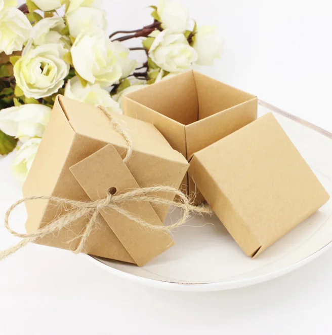 

100 x Kraft Paper Square Wedding Favors Candy Boxes Paper Box Gifts Boxes Jewelry Storage Boxes+ Hemp Rope (Bookings)