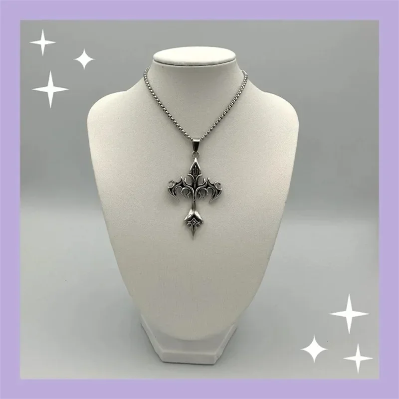 Винтажное ожерелье с подвеской-крестом в виде пламени