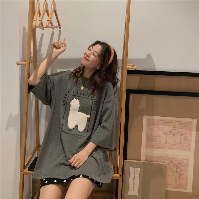 Женская свободная футболка с принтом Llama коротким рукавом и графическим рисунком