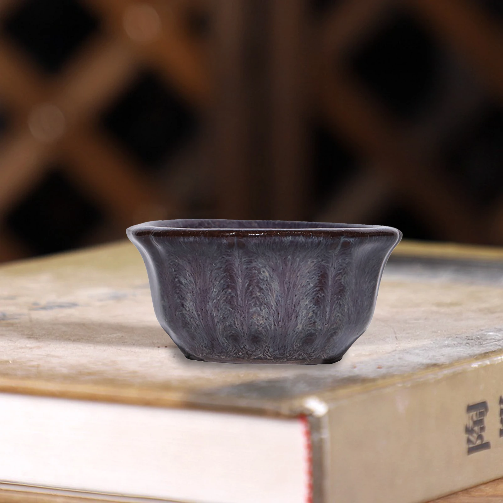 

Мини горшок для суккулентов из фиолетовой глины