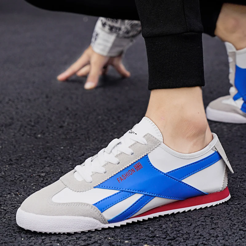 New Men Sneakers Breathable Walking Jogging Men's Sneakers Retro Flats Trainers Men Running Shoes Size 39-44