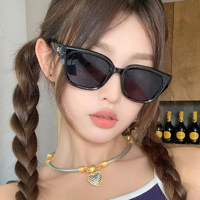 2024 Новые квадратные корейские модные простые ретро солнцезащитные очки премиум