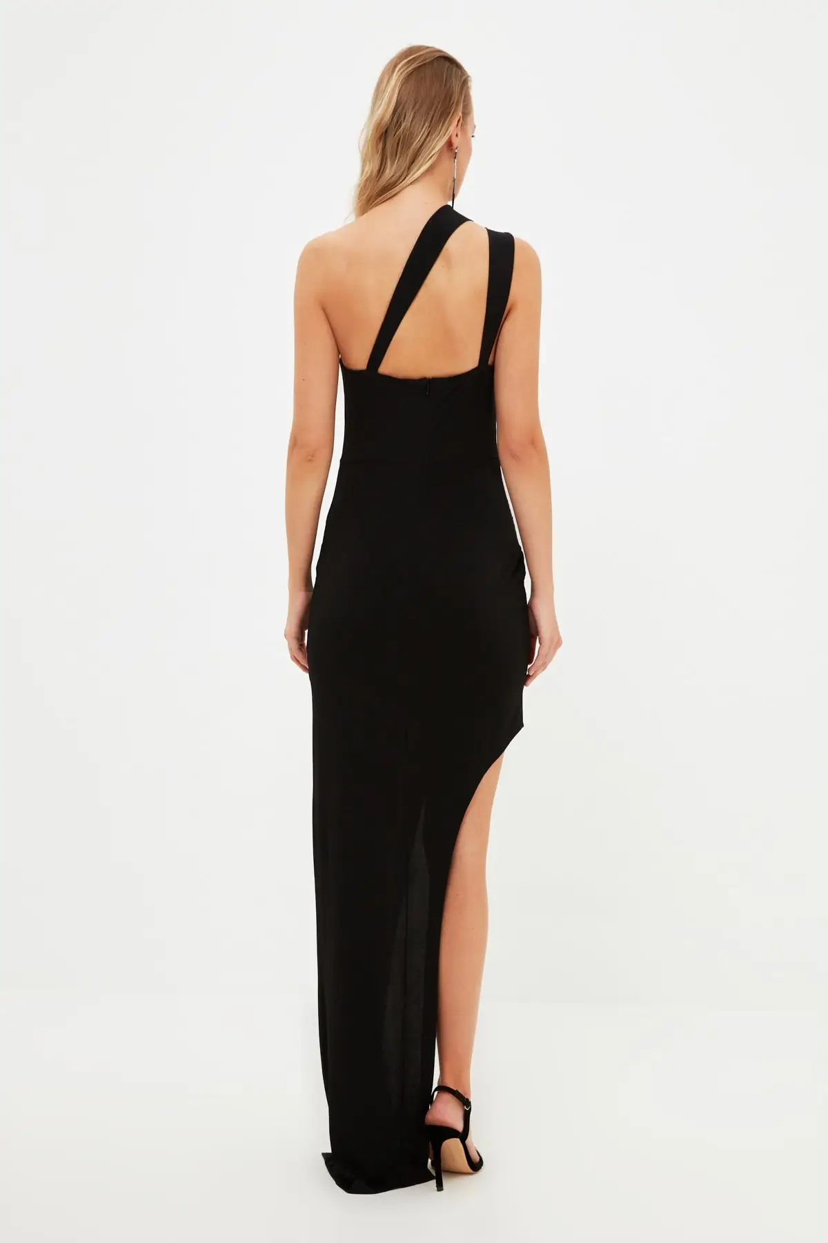 

Trendyol Asymmetrical Neckline Evening Dress & Graduation Gown TPRSS21AE0208
