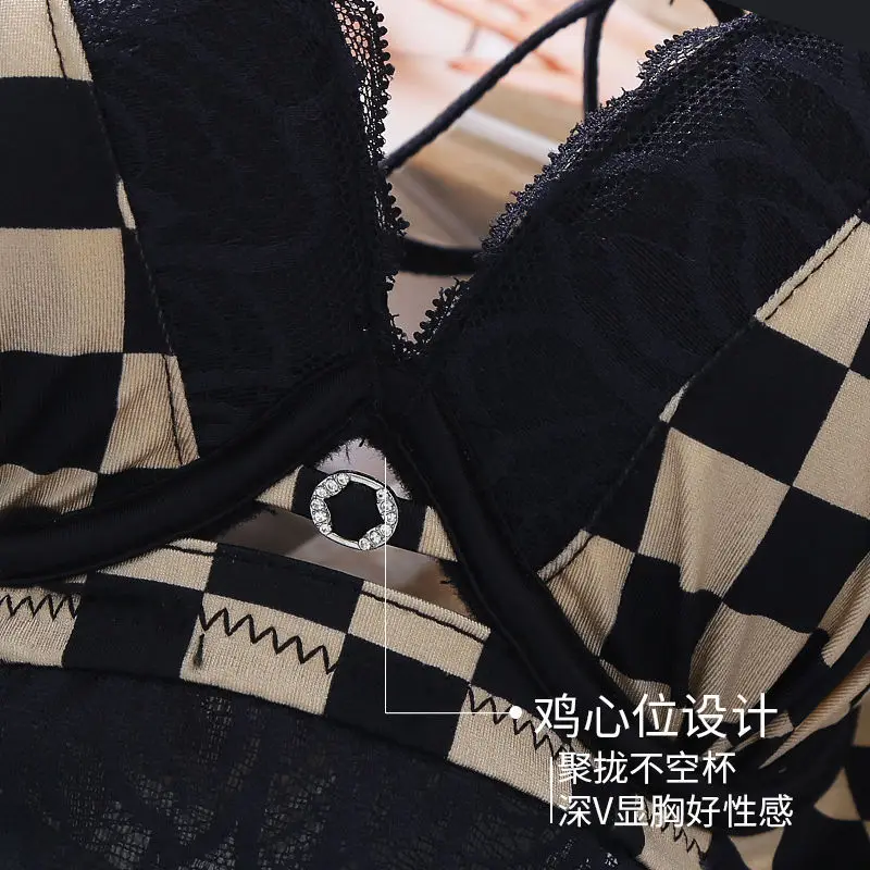 Шахматная доска без ободков нижнее белье соблазнительный бюстгальтер с защитой