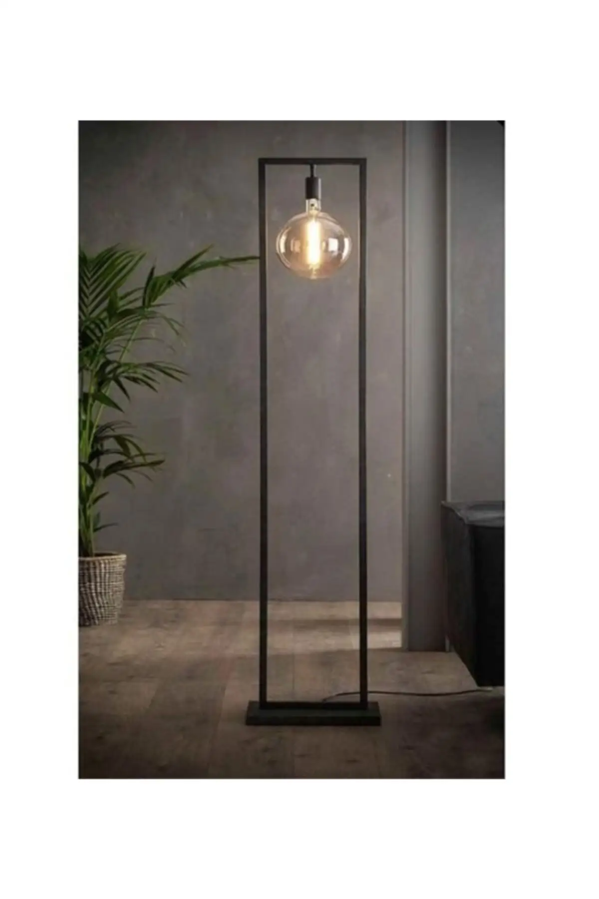 

Profile Dikdortgen Floor Lamp
