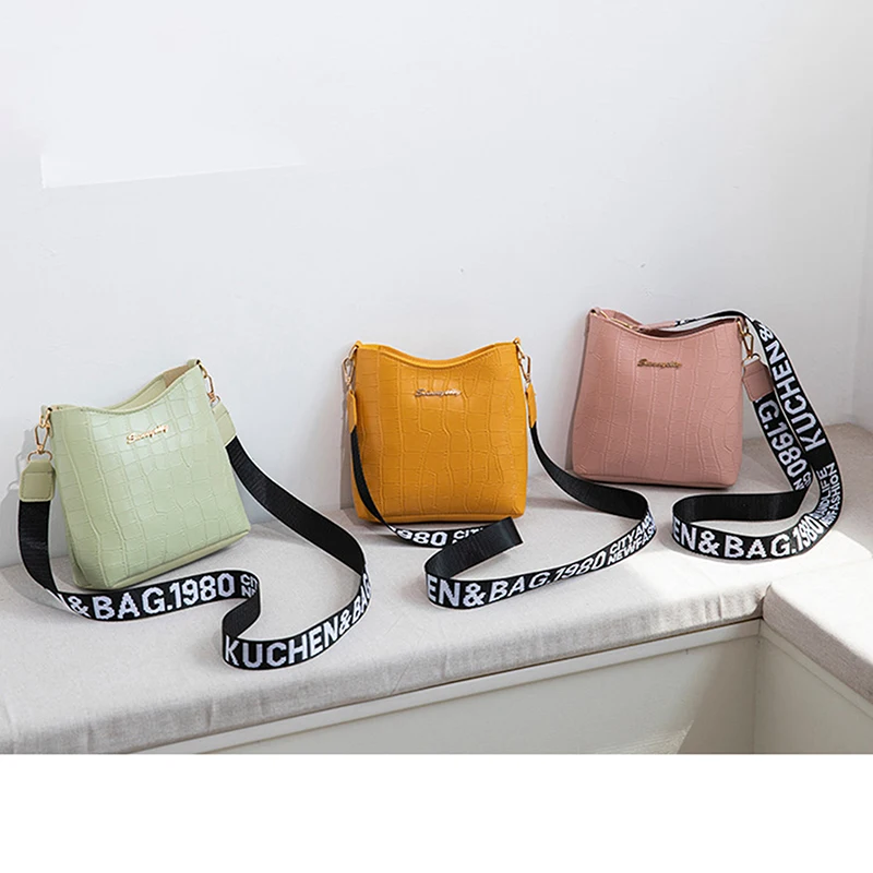 

Crocodile Print Bucket Bag Personalized Printed Webbing Pne-shoulder Diagonal Coin Women's Bag 2023 High Quality Shoulder Bags