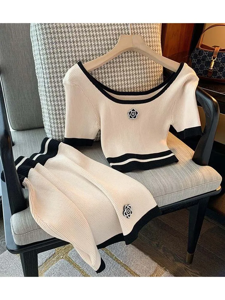 2022 Elegant White knitted Outfits Ladies Summer Slim Sexy Femme Sleeveless Short Vest and High Waist Elastic Mini Skirt Suit