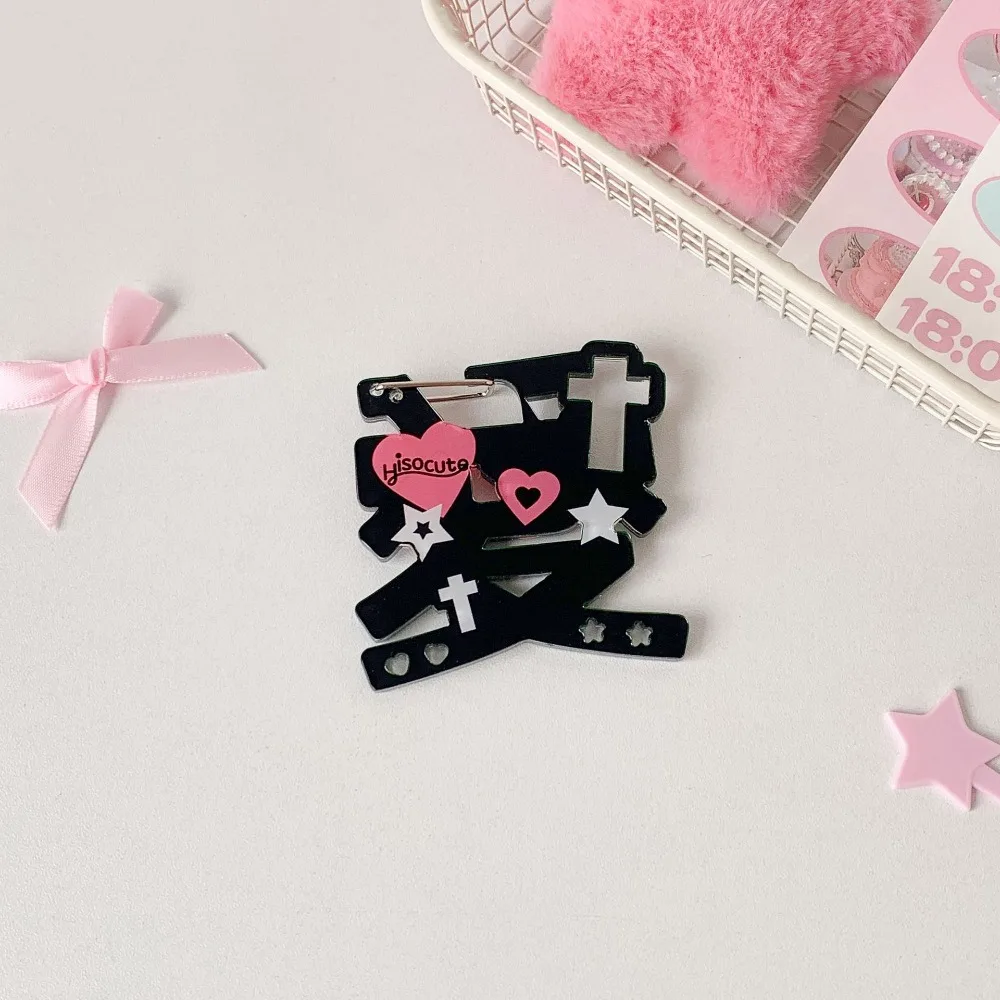 

Мультяшный акриловый карабин форма клубника