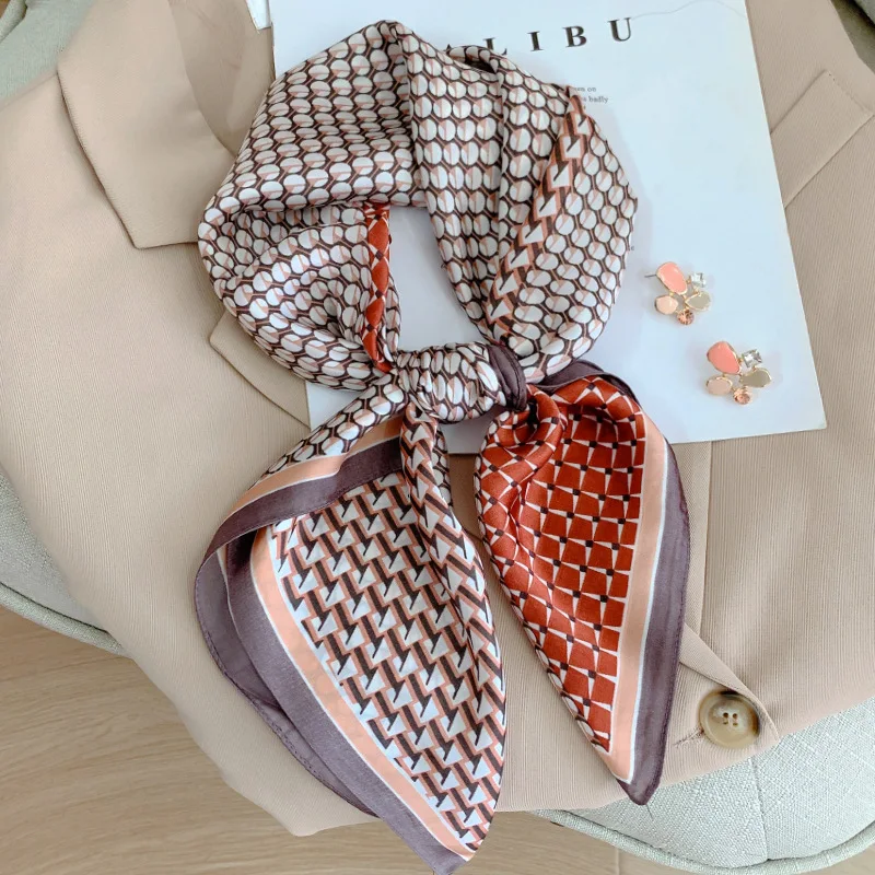

Four Seasons Print Small Headcloth Fashion 70X70CM Silk Scarves Popular Beach Sunscreen Kerchief 2022 Style Travel Square Scarf