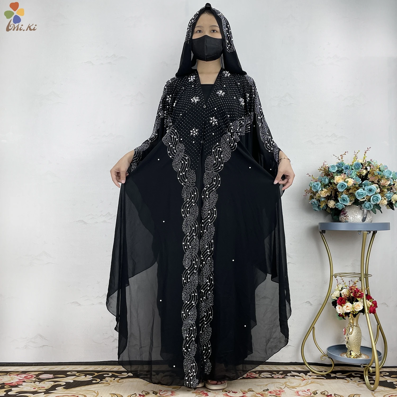 Женское шифоновое платье с капюшоном и бусинами в мусульманском стиле |